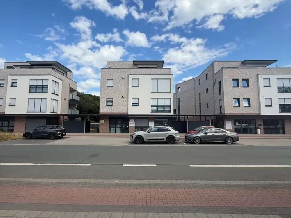 Only for WBS-Eligible: Modern Penthouse Apartment with Roof Terrace and Underground Parking Space