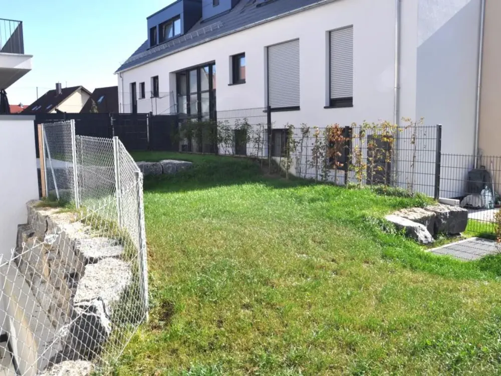 Sie sitzen gerne in der Abendsonne auf der Terrasse: 2-Zi-Whg. mit Garten