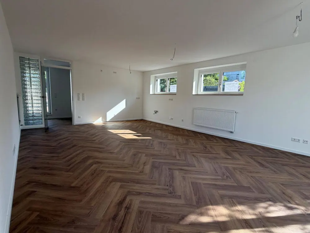 Traumwohnung mit zwei Terrassen - stilvoll wohnen in hochwertig kernsanierter Erdgeschosswohnung