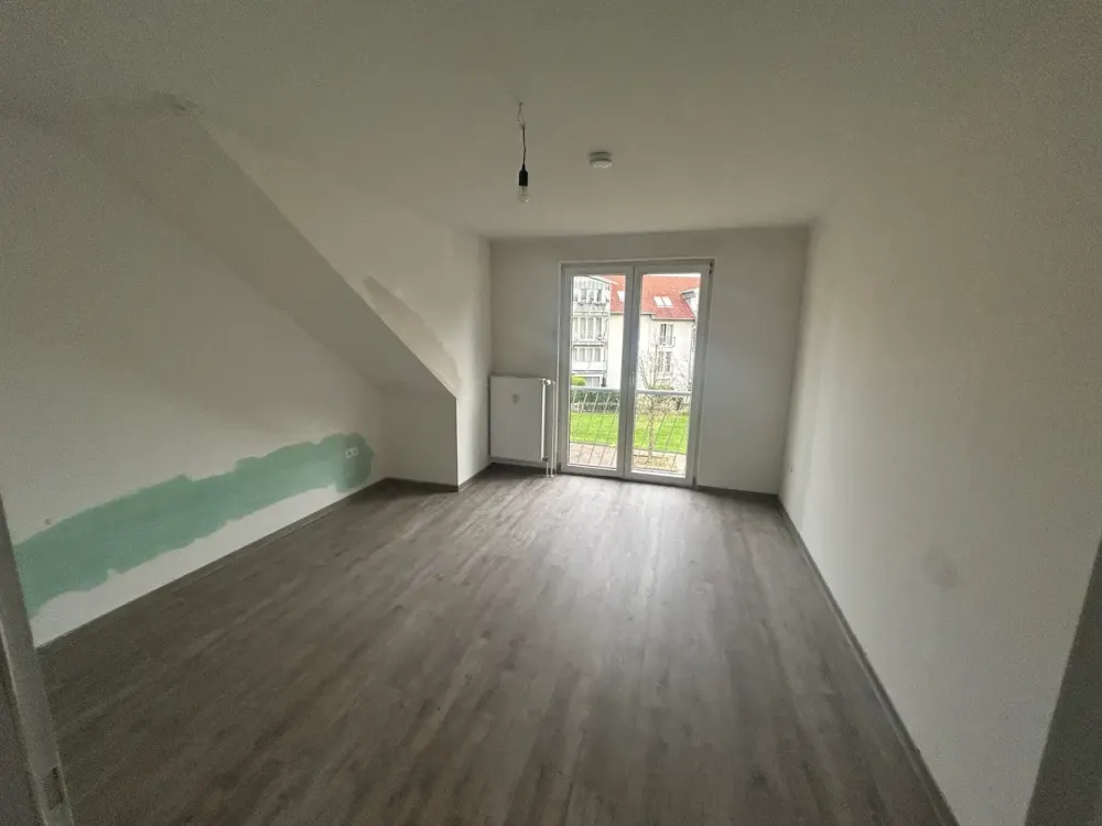 Helle 3-Zimmer-Wohnung mit großem Badezimmer inkl PKW Stellplatz