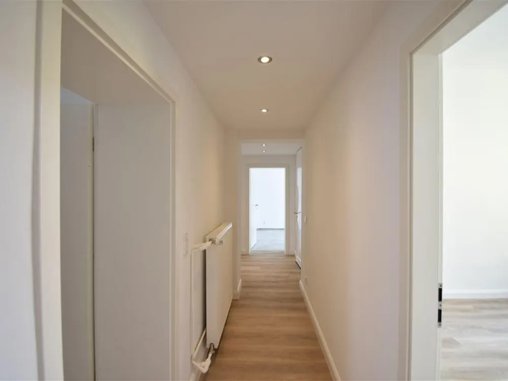 ERSTBEZUG! Großzügige 2-Zimmer-Altbau-Whg mit moderner Ausstattung