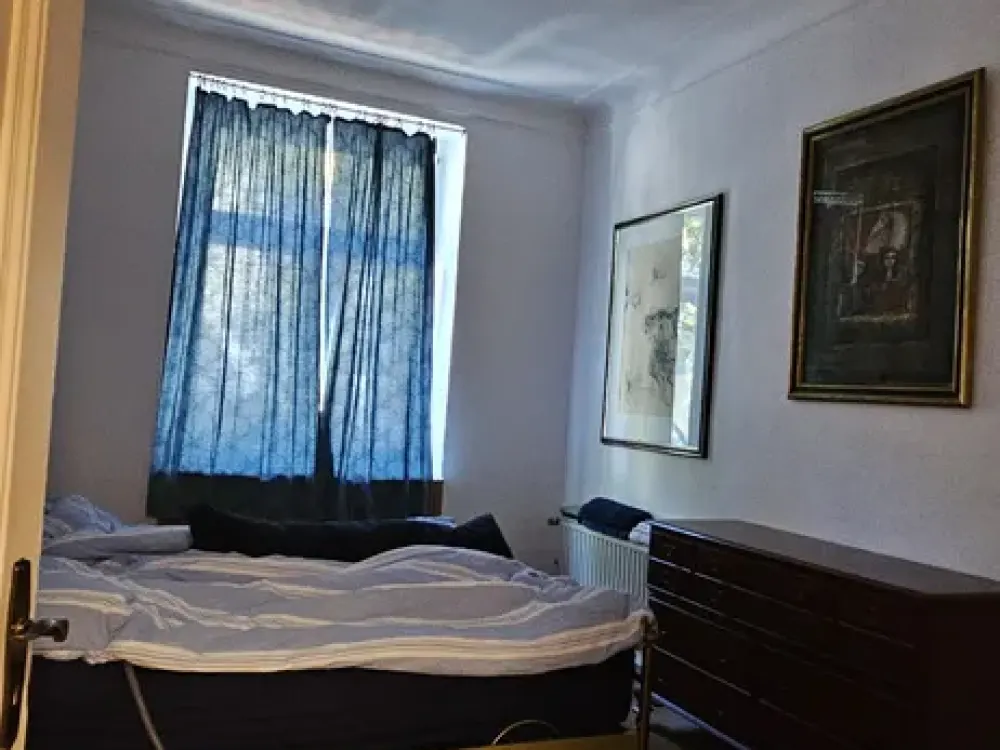 Großzügige Altbauwohnung im Agnesviertel