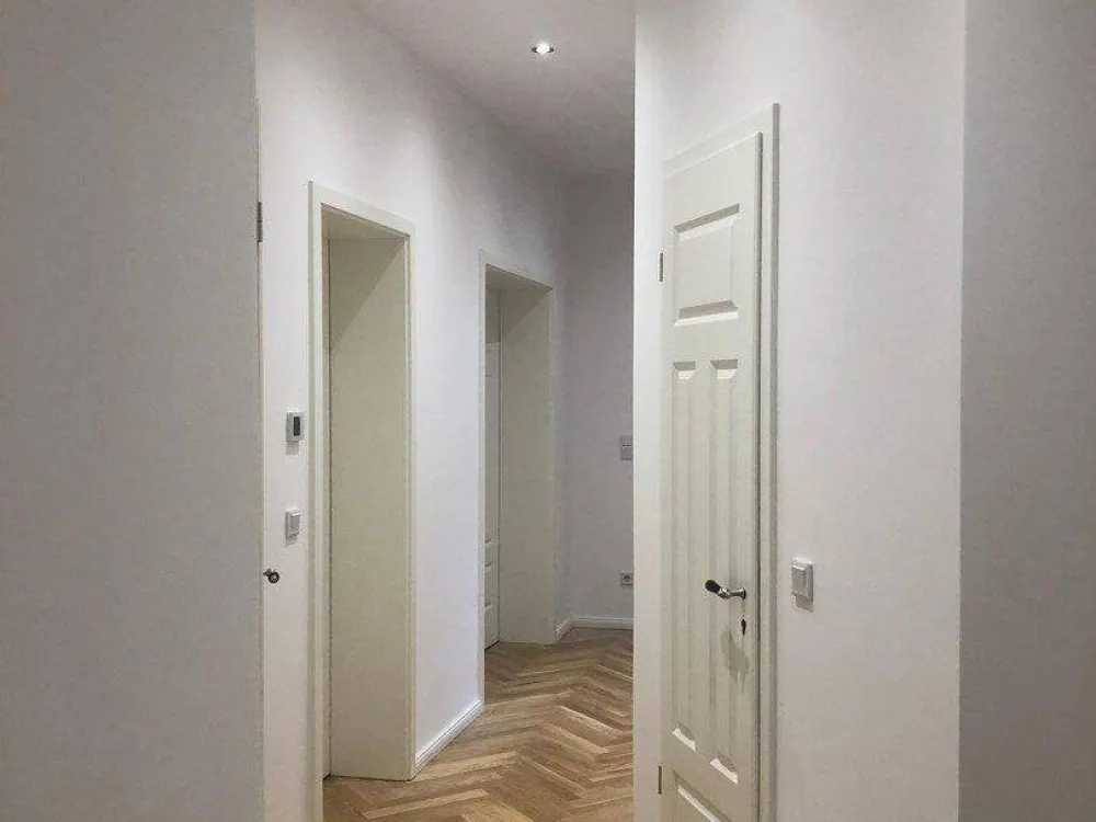 Neu sanierte 3-Zimmer-Wohnung mit Luxus-Einbauküche und großem Balkon