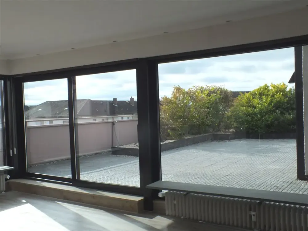Penthouse in the middle of Nauheim with approx. 135m² living space and 185m² terrace and garage