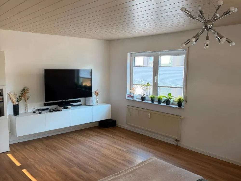 Helle 2-Zimmer-Wohnung mit Terrasse am Feldrand, Neuhausen