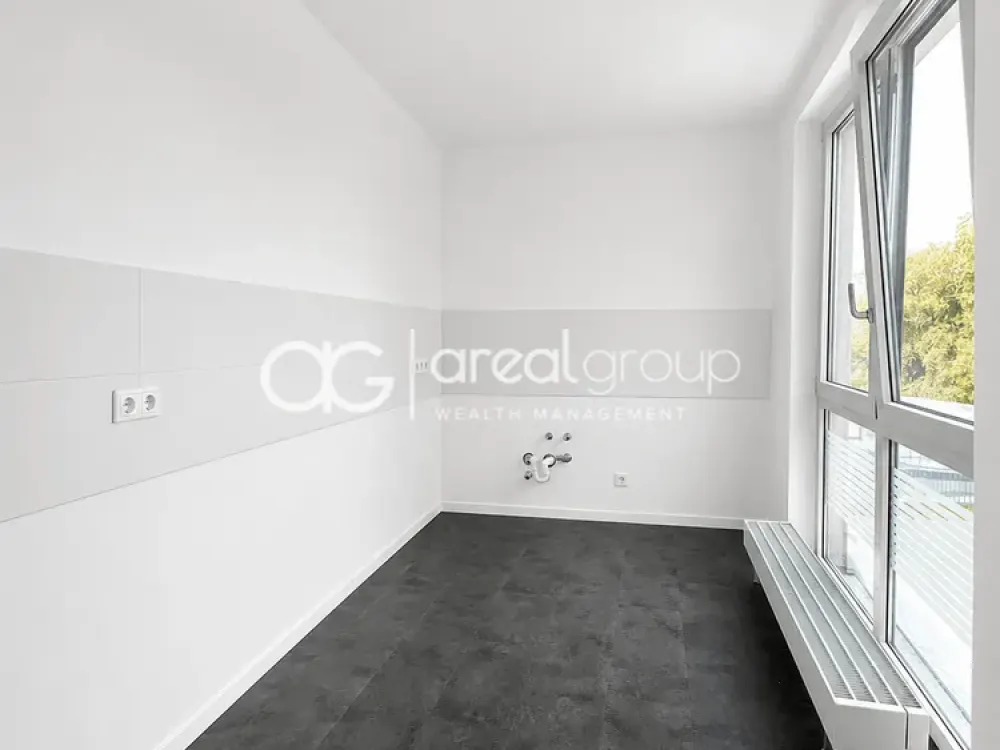 4 Rooms, 2 Bathrooms, 2 Loggias, Prime Location