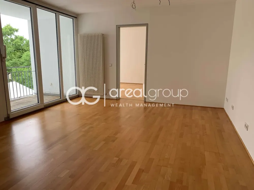 4 Rooms, 2 Bathrooms, 2 Loggias, Prime Location