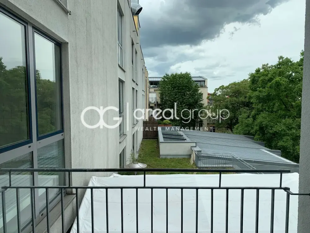 4 Rooms, 2 Bathrooms, 2 Loggias, Prime Location