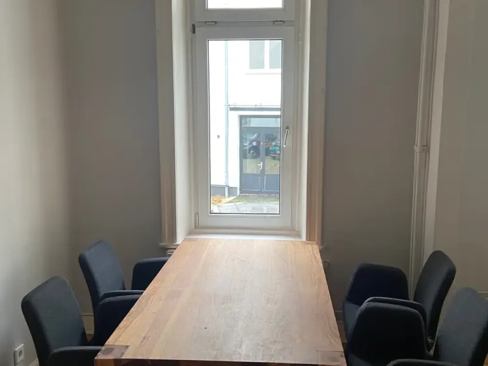 Großzügige 4 Zimmer Wohnung mit EBK in Rotherbaum, Hamburg - BAD, WC & KÜCHE IM SOUTERRAIN.