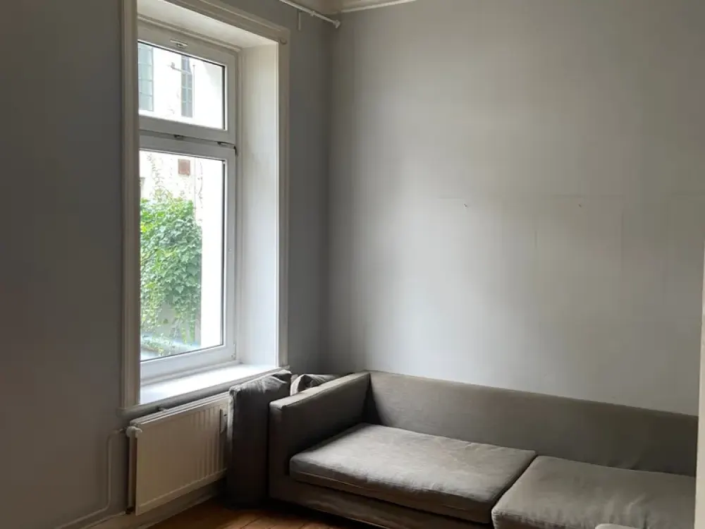 Großzügige 4 Zimmer Wohnung mit EBK in Rotherbaum, Hamburg - BAD, WC & KÜCHE IM SOUTERRAIN.