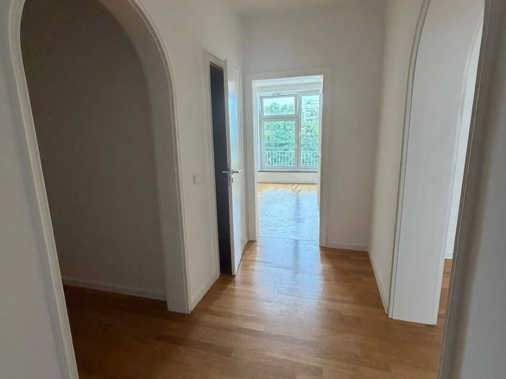 Familienwohnung mit 2 Bädern und 2 Balkonen direkt im Zentrum