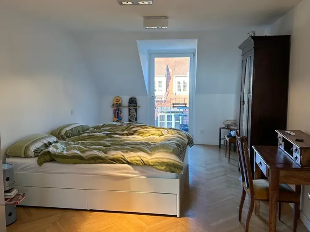 Maisonette-Wohnung nahe Nymphenburger Schloss - provisionsfrei -