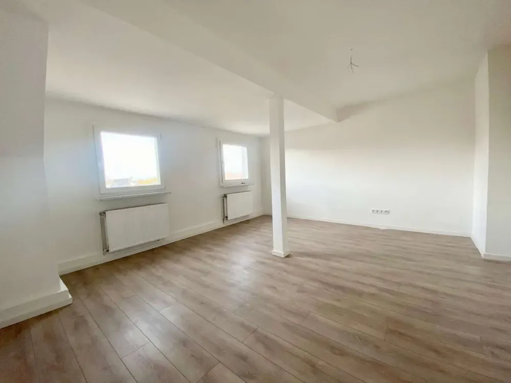 🏡 Altbaucharme: WG-taugliche 4,5-Zimmer-Wohnung direkt am Bergmannsheil