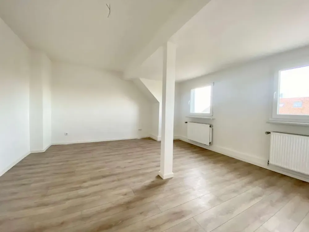 🏡 Altbaucharme: WG-taugliche 4,5-Zimmer-Wohnung direkt am Bergmannsheil