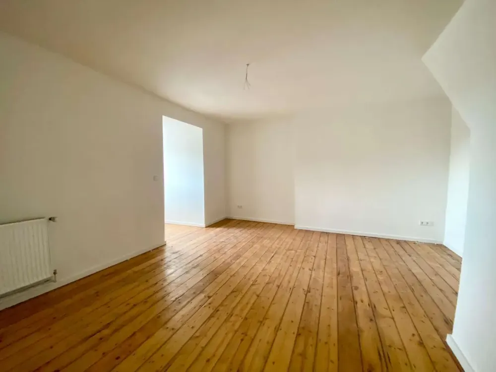 🏡 Altbaucharme: WG-taugliche 4,5-Zimmer-Wohnung direkt am Bergmannsheil