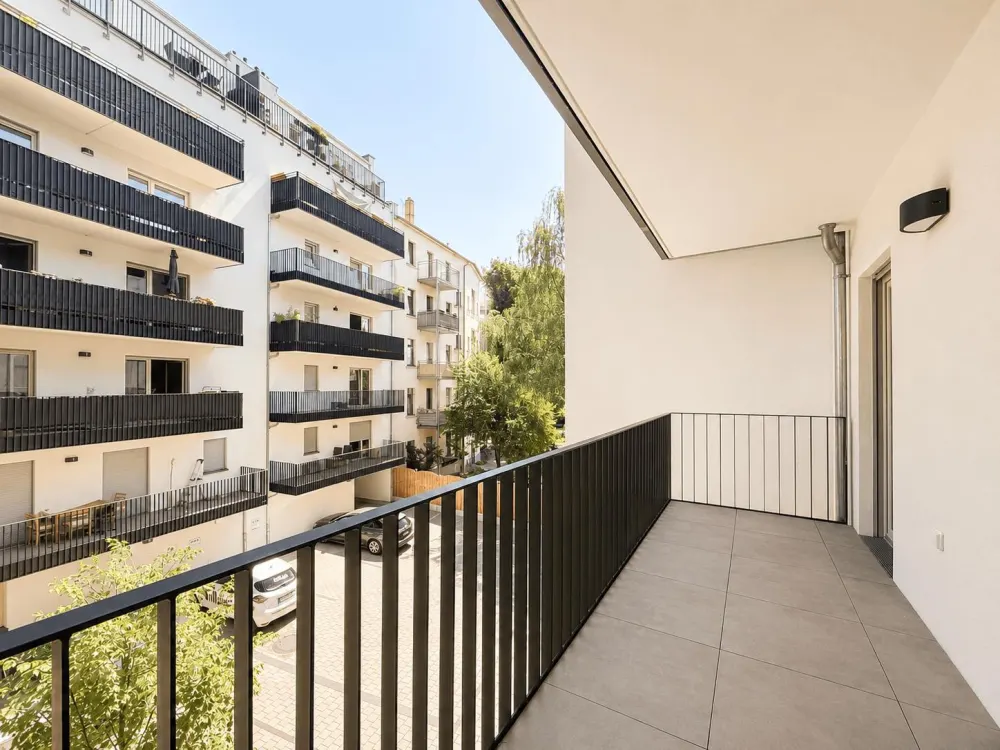 Helle 2-Raum-Wohnung | Balkon | Einbauküche | Aufzug | Energieeffizienzklasse A+ | Fahrradkeller