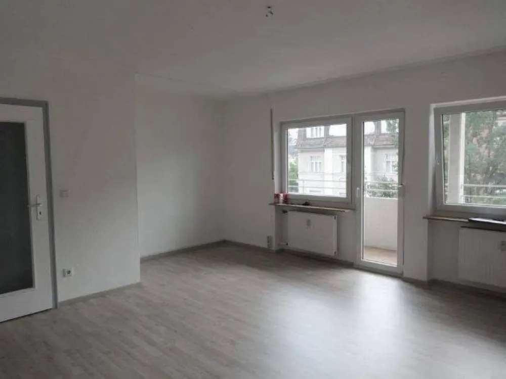 Nürnberg-Nibelungenviertel Große 1 Zimmer-Wohnung mit Loggia und separater Küche