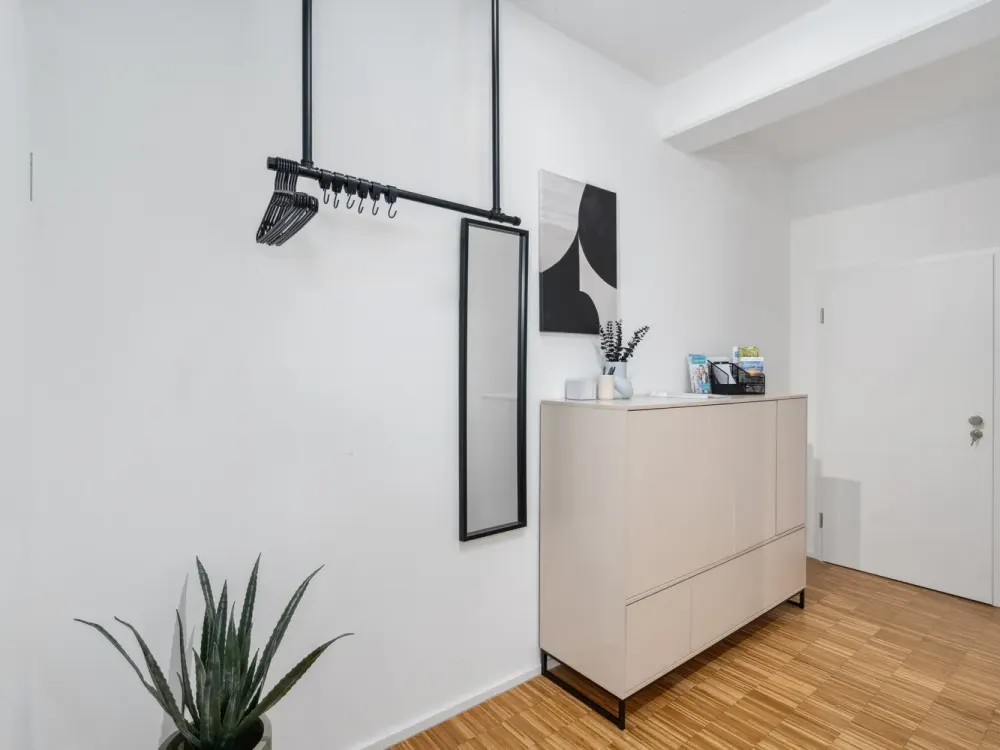 Furnished 40 m² Studio Apartment, Temporary Living in Friedrichshafen