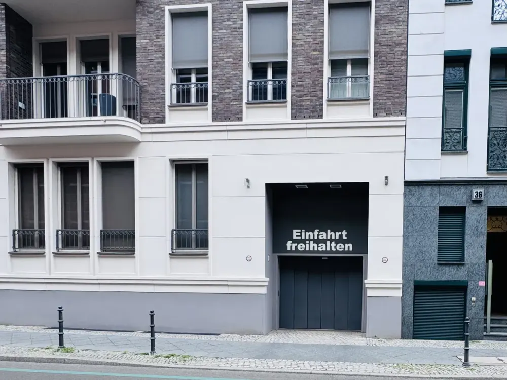 Exklusiv: 3 Zimmer mit Balkon in Berlin-Mitte, Kleine Jägerstraße 11