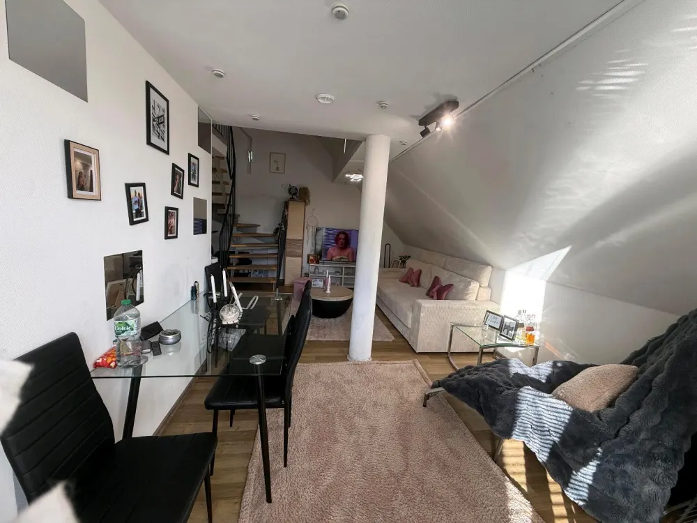 Beautiful Furnished Maisonette Apartment!