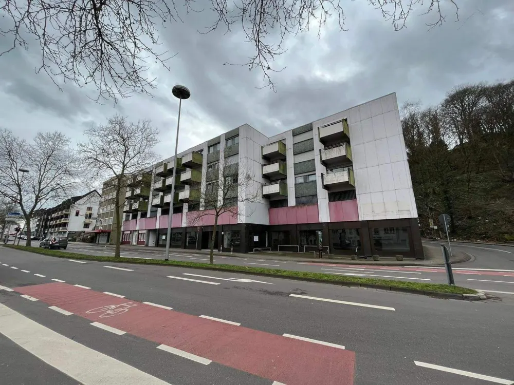 zentrale 2 Zimmer Wohnung mit Balkon zu vermieten!