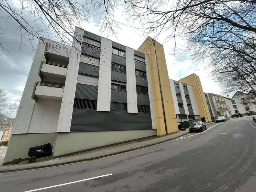 zentrale 2 Zimmer Wohnung mit Balkon zu vermieten!