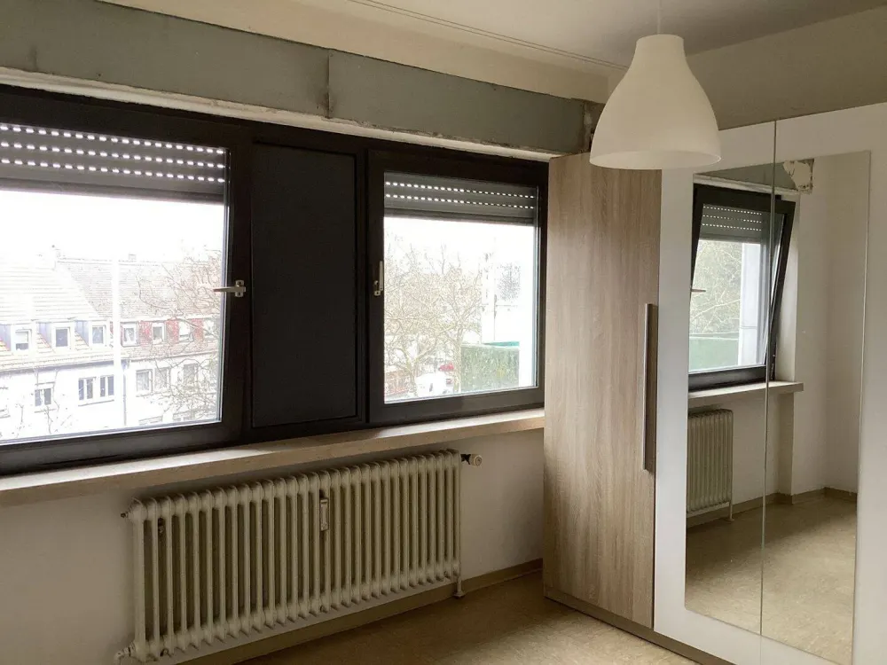 zentrale 2 Zimmer Wohnung mit Balkon zu vermieten!