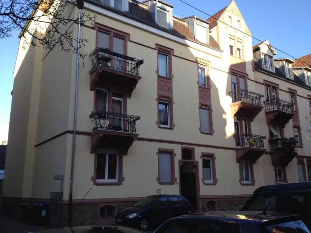 Renovated and Well-Designed Old Building Apartment Near ZKM