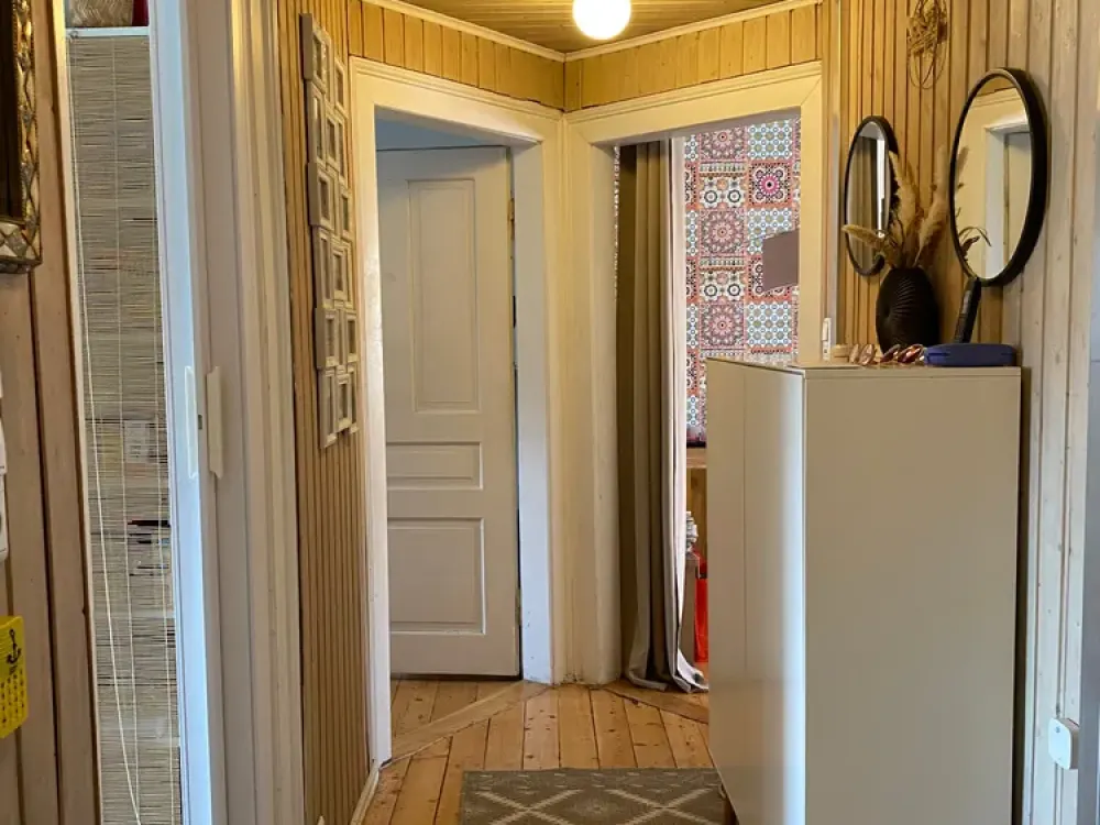 Renovated and Well-Designed Old Building Apartment Near ZKM