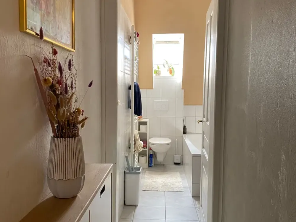 Renovated and Well-Designed Old Building Apartment Near ZKM