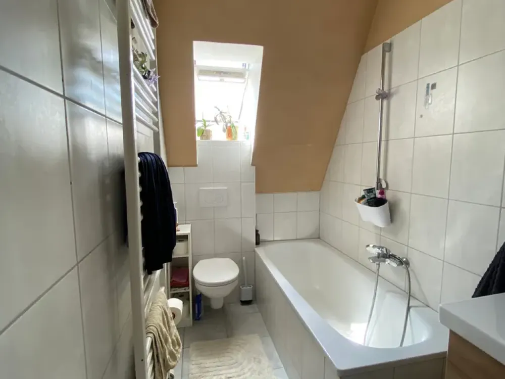 Renovated and Well-Designed Old Building Apartment Near ZKM