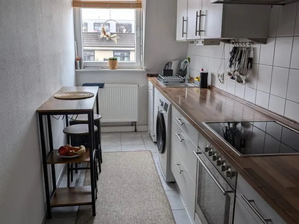 Renovated and Well-Designed Old Building Apartment Near ZKM