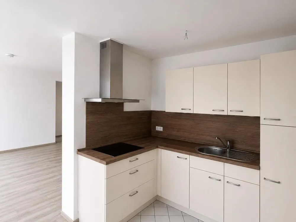 Charmante 3-Zimmer Wohnung in Villa mit parkähnlichem Garten