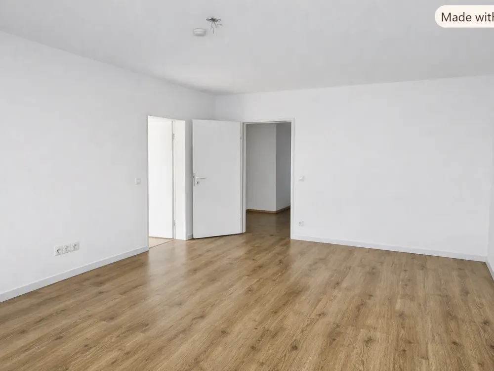 Helle, frisch renovierte Wohnung im 2. OG, 2 Balkone, Aufzug, in D-Derendorf, frei ab 1.11.2026