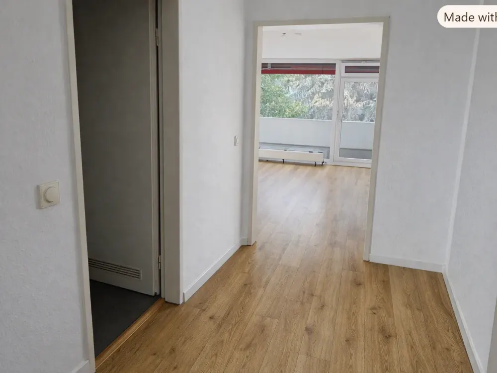Helle, frisch renovierte Wohnung im 2. OG, 2 Balkone, Aufzug, in D-Derendorf, frei ab 1.11.2026