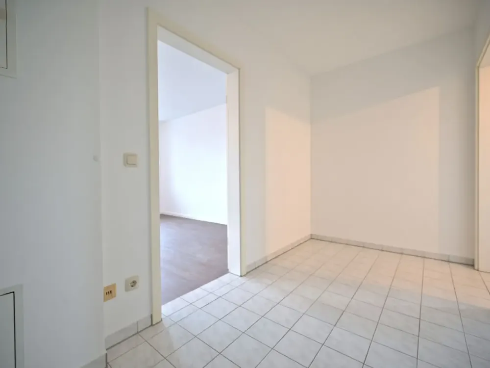 Zentrale Lage - Apartment mit Einbauküche und Balkon