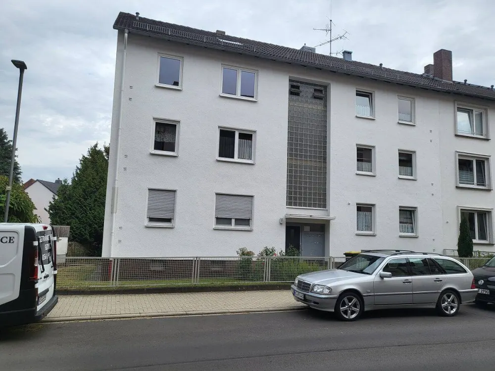 Voll möbilierte DG Whg.in zentraler Lage