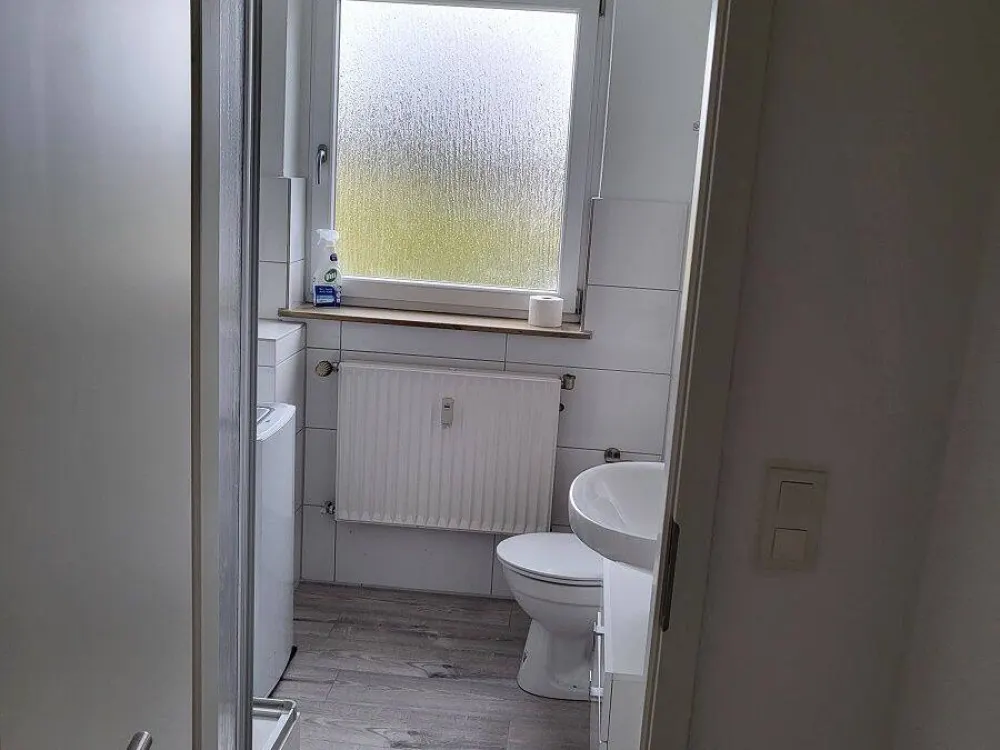 Voll möbilierte DG Whg.in zentraler Lage