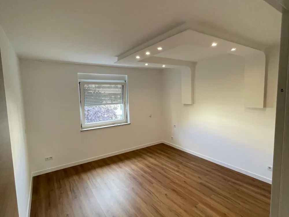 3 Zimmer Wohnung Balkon Stellplatz frisch renoviert