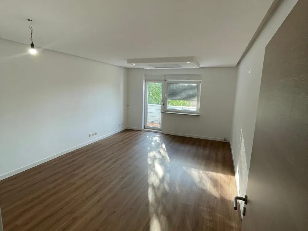 3 Zimmer Wohnung Balkon Stellplatz frisch renoviert