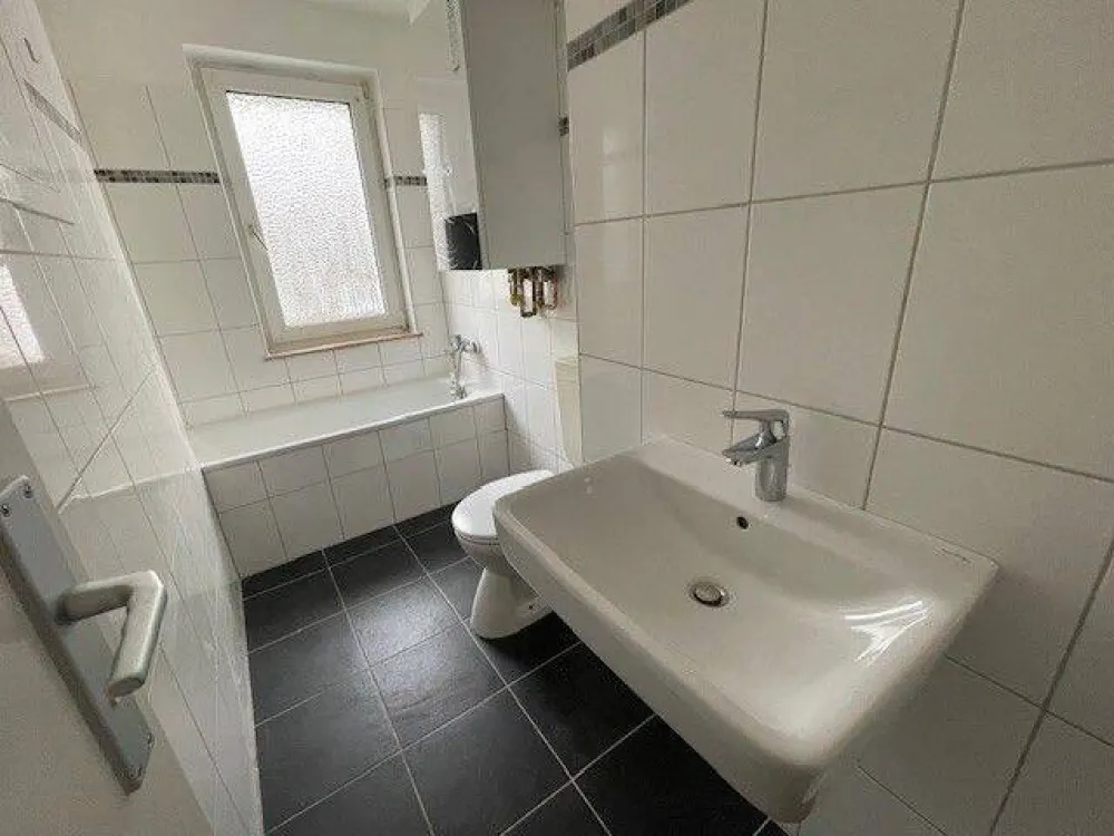Citywohnung: Sanierte 3-Zimmerwohnung mit Balkon