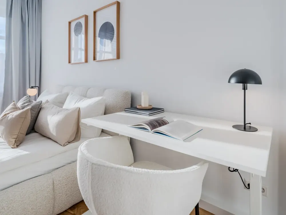 Lichtdurchflutetes 2-Zi.-Apartment mit Balkon im Reuterkiez