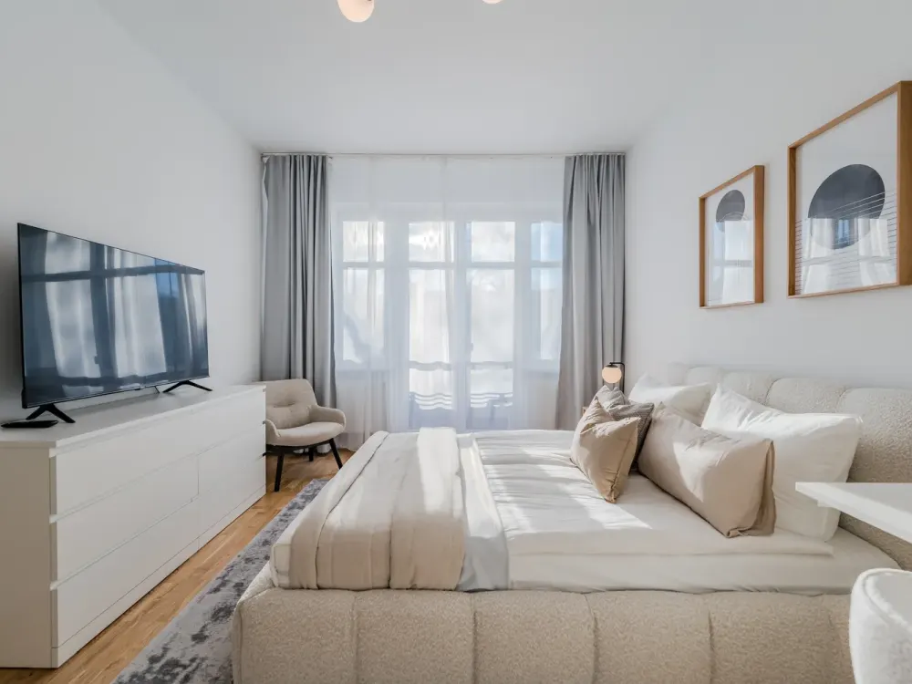 Lichtdurchflutetes 2-Zi.-Apartment mit Balkon im Reuterkiez