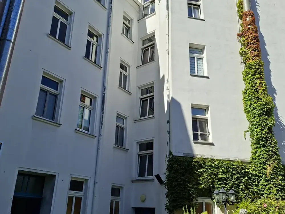 Modernized 2-Room Apartment