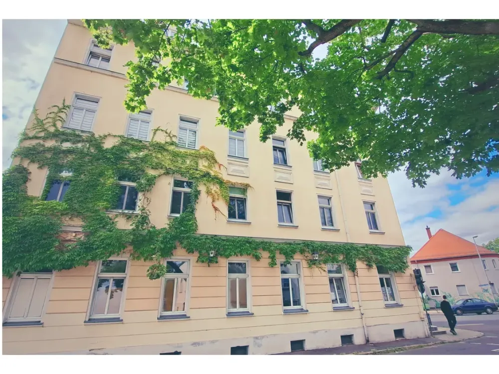 Modernized 2-Room Apartment