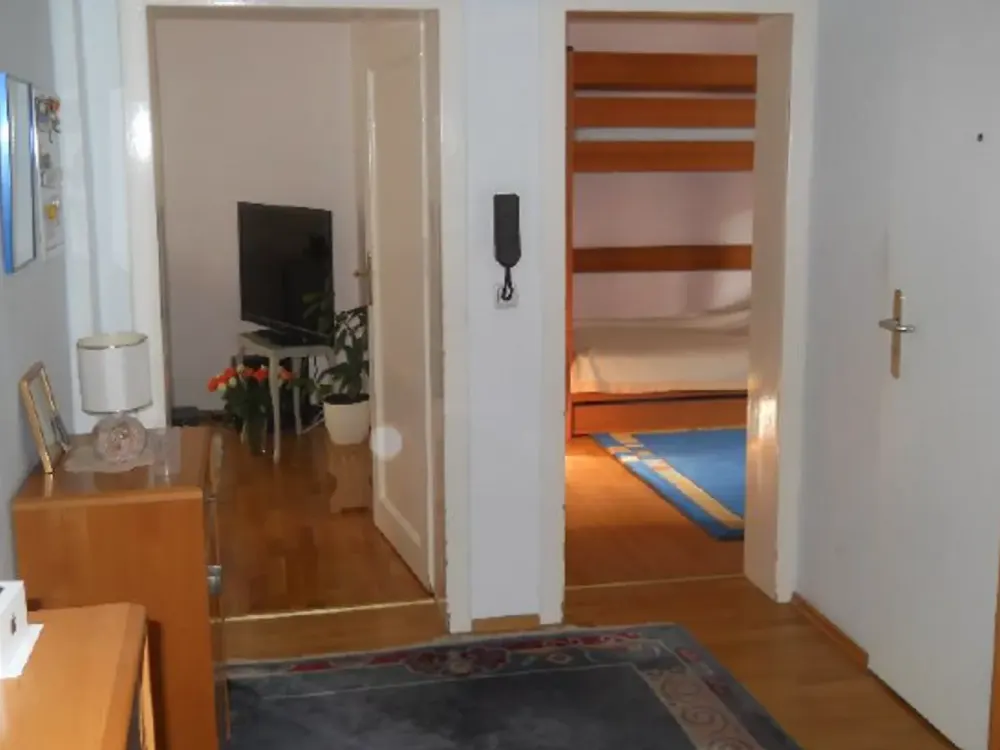 Wohnen mit Charakter: Großzügige 5-Zimmer-Wohnung in Rödelheim