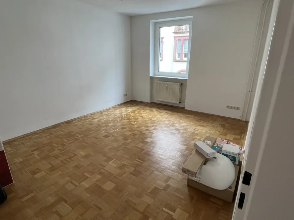 Wohnen mit Charakter: Großzügige 5-Zimmer-Wohnung in Rödelheim