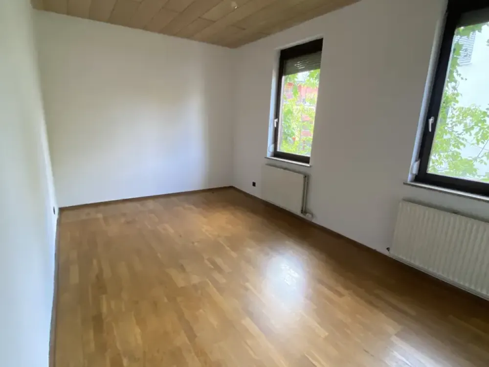Zimmer in einer 6erWG mit Einbauküche in Stuttgart