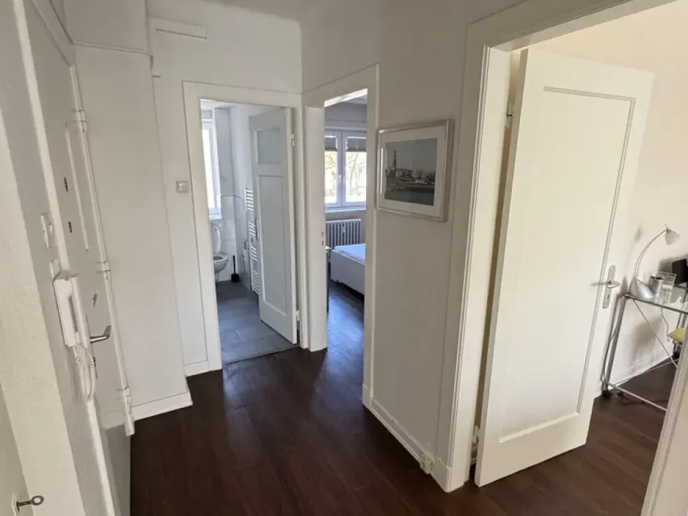 Vollmöblierte, sehr helle 2-Zimmer-Wohnung in Hamburg-Barmbek-Süd