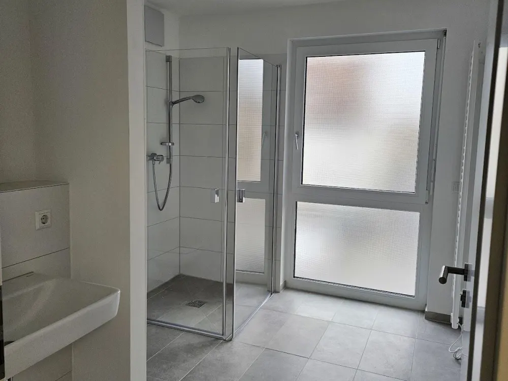 Mit Chick und Charme + 2 Monate mietfrei! Neubau-Ausstattung, Balkon, Einbauküche, Tageslichtbad